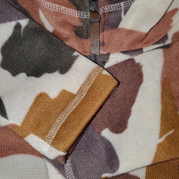 Liv Camo Hoodie Half Zip Size Medium - Picture 7 of 10